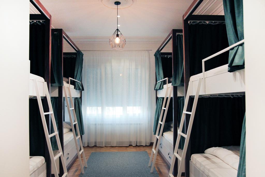 Hostel Karavan Inn Belgrade Bilik gambar